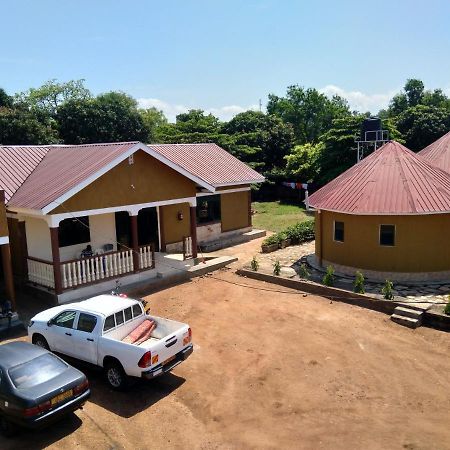 Kalalo Cottage Inn Pakwach エクステリア 写真