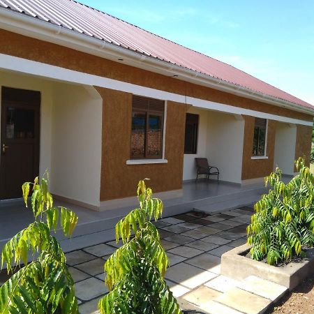 Kalalo Cottage Inn Pakwach エクステリア 写真