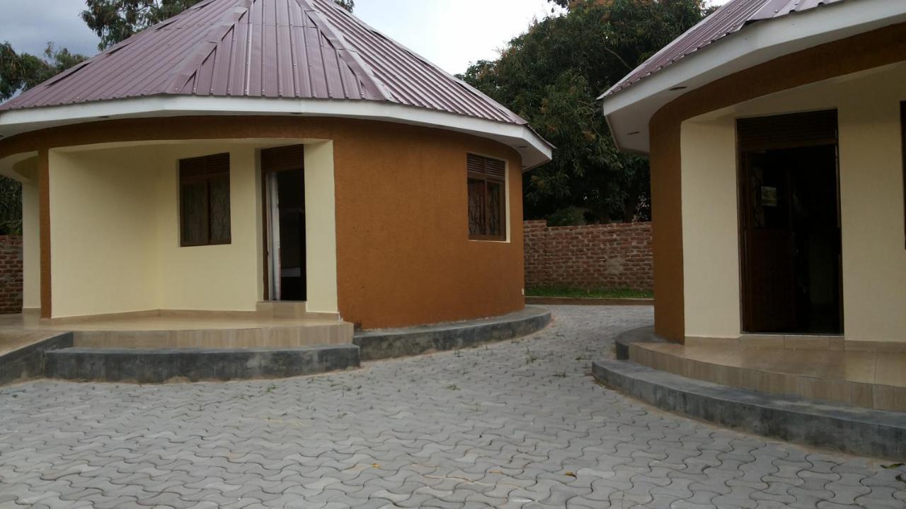 Kalalo Cottage Inn Pakwach エクステリア 写真