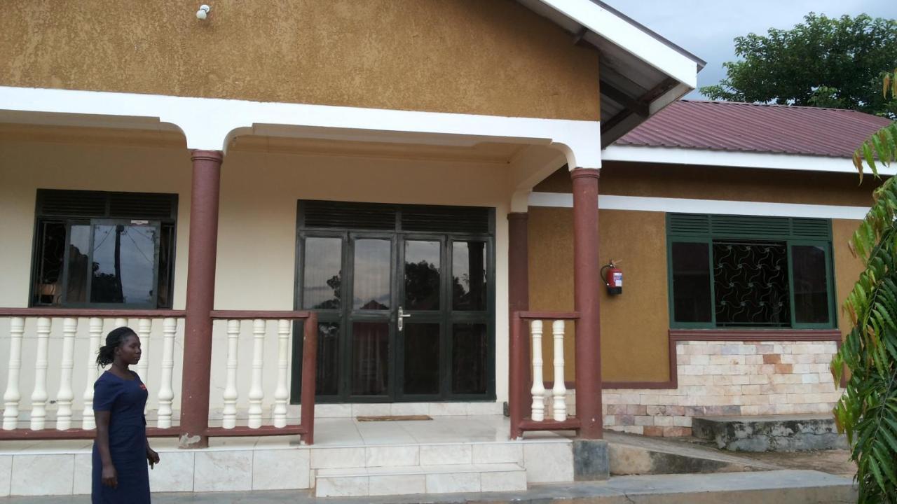 Kalalo Cottage Inn Pakwach エクステリア 写真