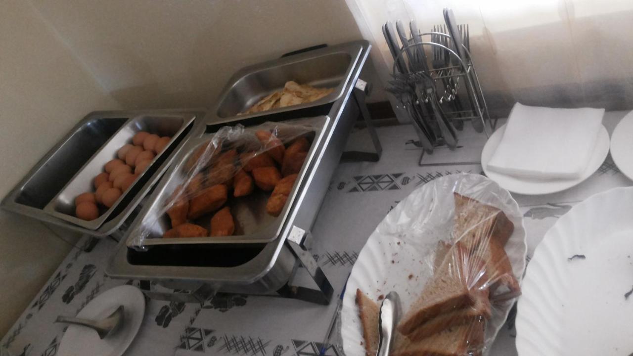 Kalalo Cottage Inn Pakwach エクステリア 写真