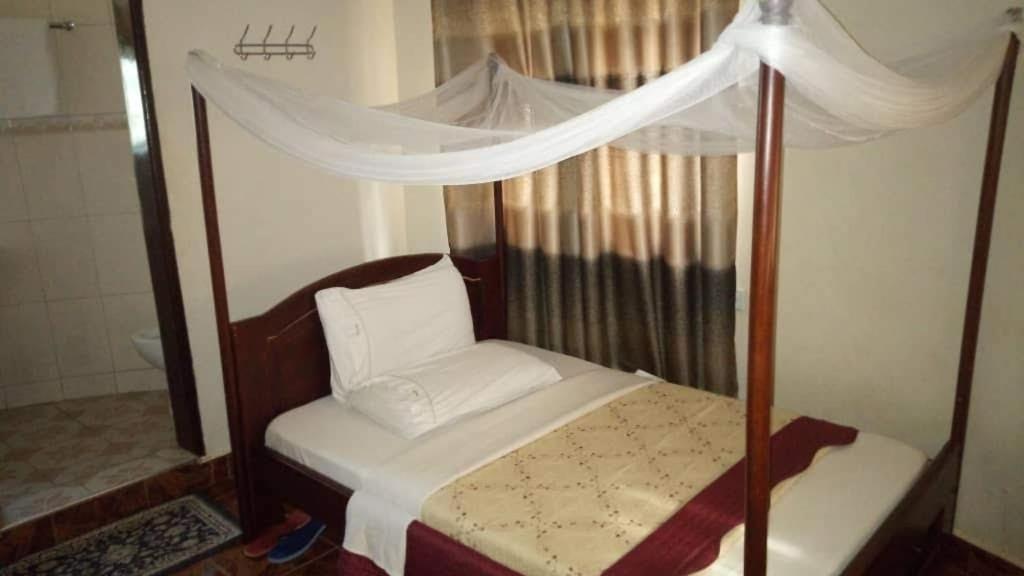 Kalalo Cottage Inn Pakwach エクステリア 写真